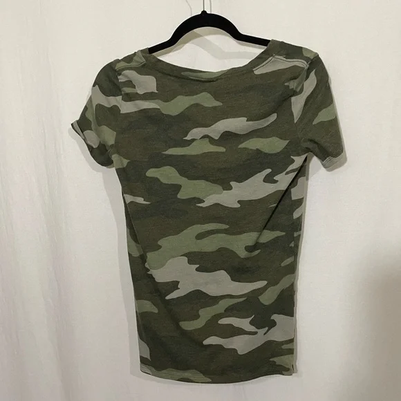 Pink camo t-shirt - Picture 2 of 3